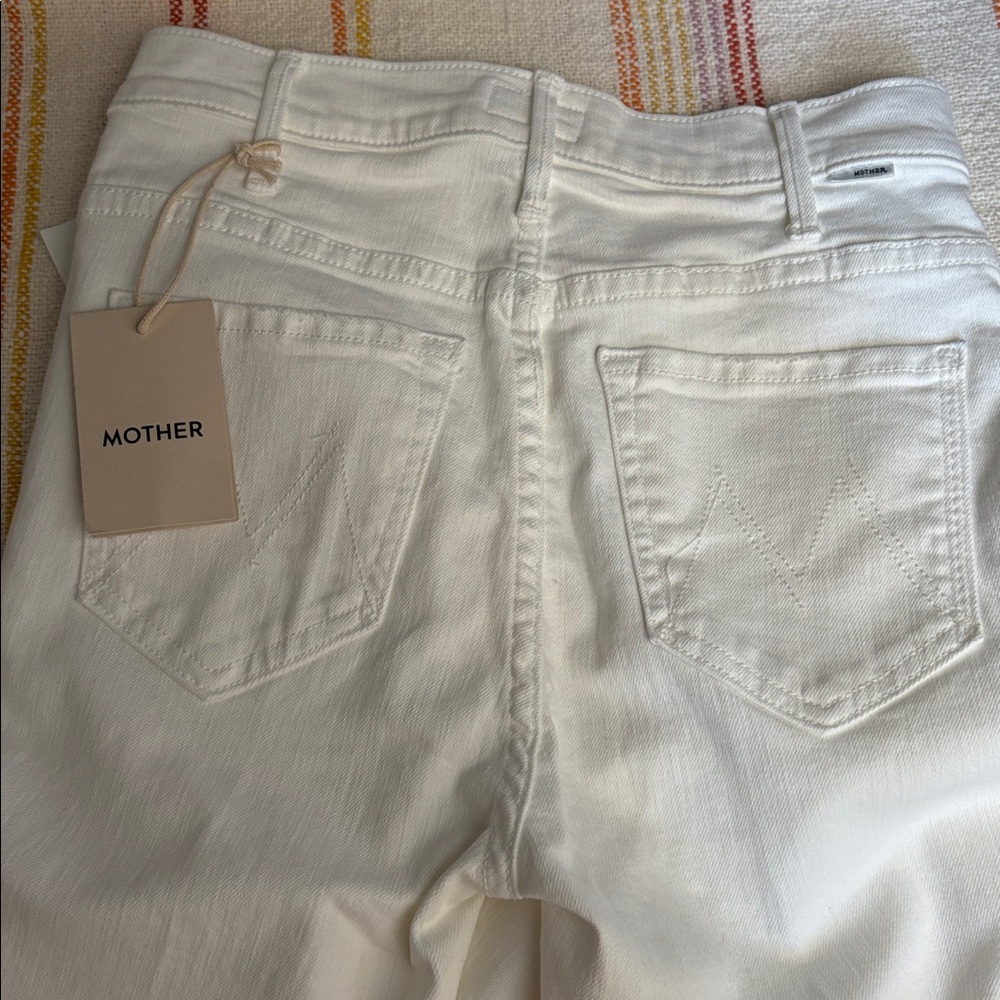Size 25 - NWT - MOTHER - The Hustler Ankle Fray, Fairest of Them All White Jeans